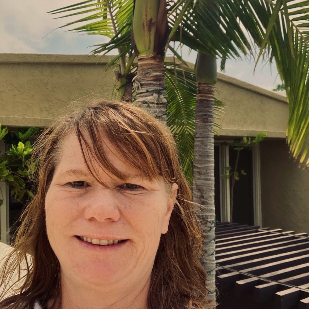 Meet your Posher, Leslie